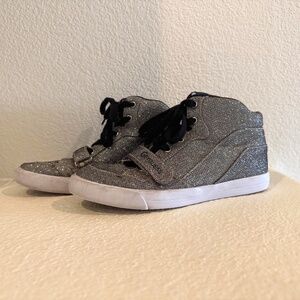 Pre-owned G by Guess Silver Glitter High-Top Sneakers - size 8.5